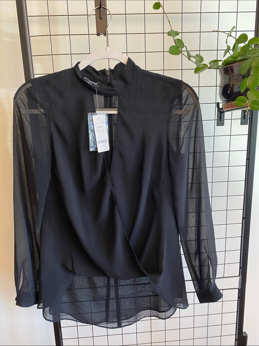 Bebe Y2K vintage Black Long-Sleeve Blouse mock neck surprise hi low